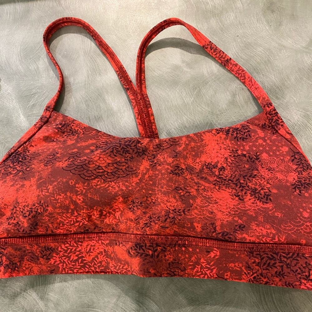 Brand new LULULEMON Flow Y “Nulu” sports bra.